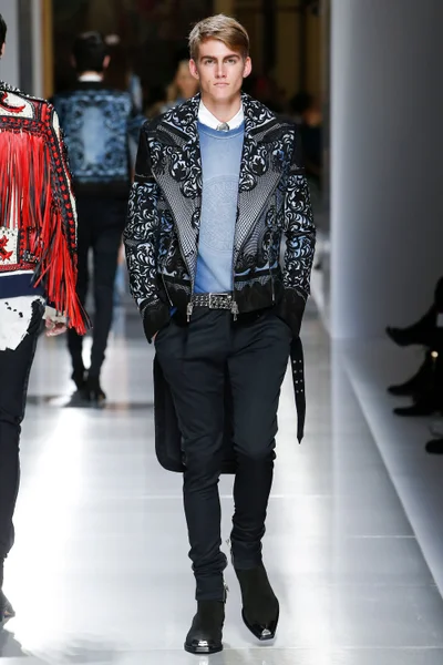 Look 53